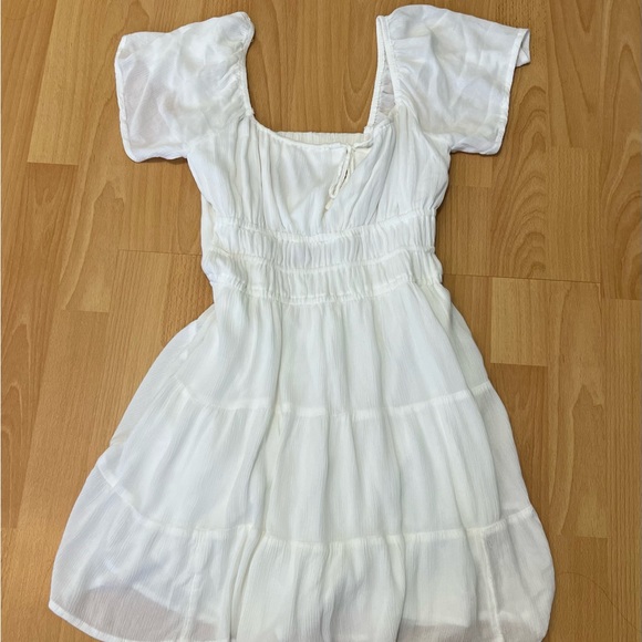 Hollister Dress in color white size medium - Picture 5 of 8